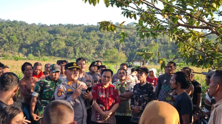 Polsek Karanganyar Bersama Forkopimcam Damaikan Perselisihan Warga