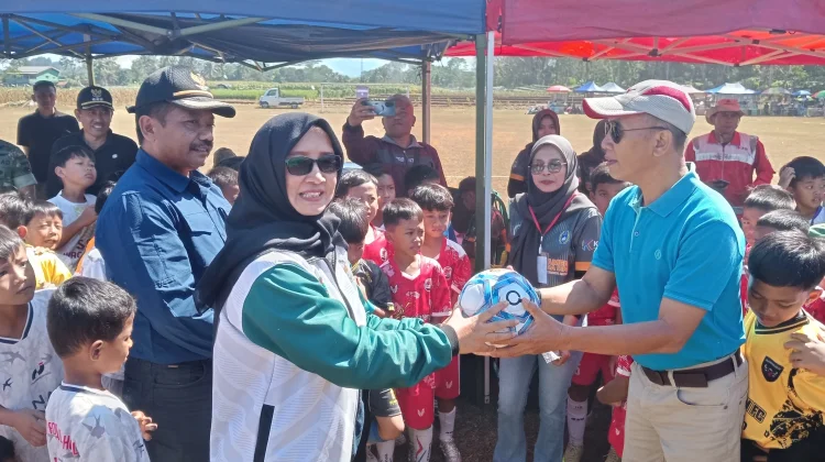 Turnament Sepak Bola Usia Dini Piala Ketua DPRD Banjarnegara Diikuti 88 Tim