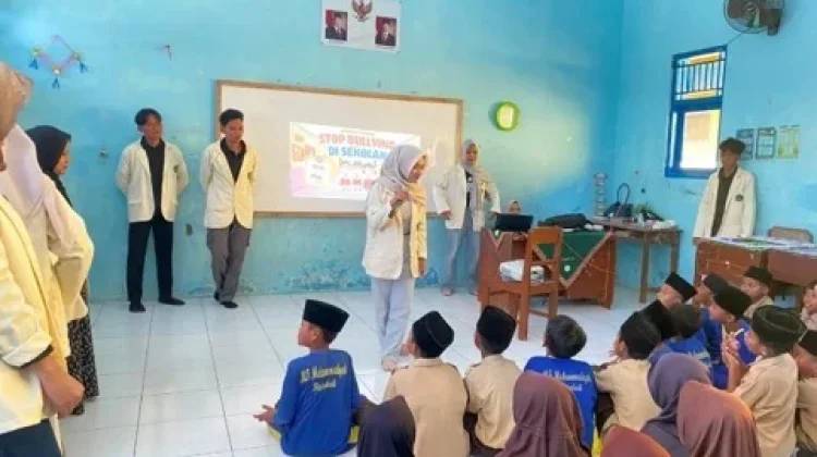 Mahasiswa KKN UNUGHA Kelompok 19,Sosialisasi Stop BUllying di MI Muhammadiyah