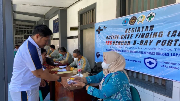 Petugas dan Warga Binaan Lapas Brebes Jalani Rontgen Thorax dan Tracing TB