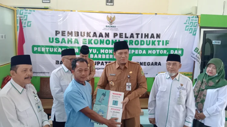 Baznas Banjarnegara Latih 30 Pelaku Usaha, serta Bantu Modal Usaha Produktif