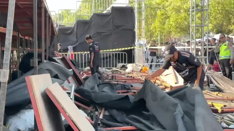 Halo RRI: Bupati Banyumas Jawab Pertanyaan Soal Biaya Korban Tribun VIP Ambruk