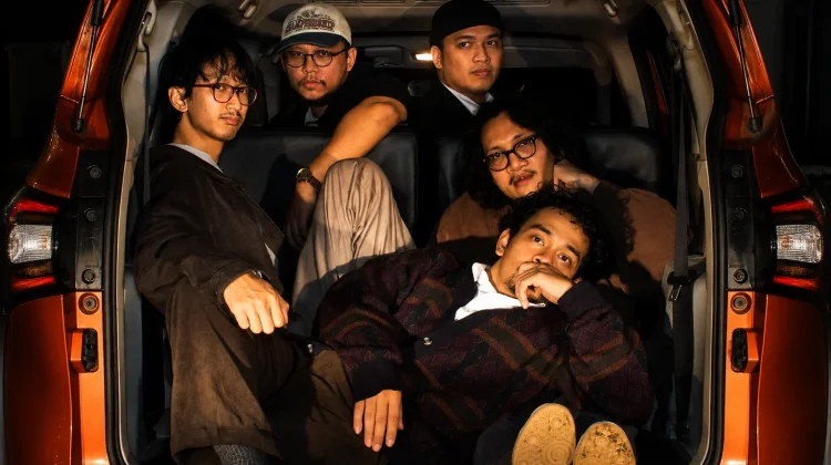 Pembuka Album ke-dua mpq Rilis Single Baru "Not For Anyone Else"