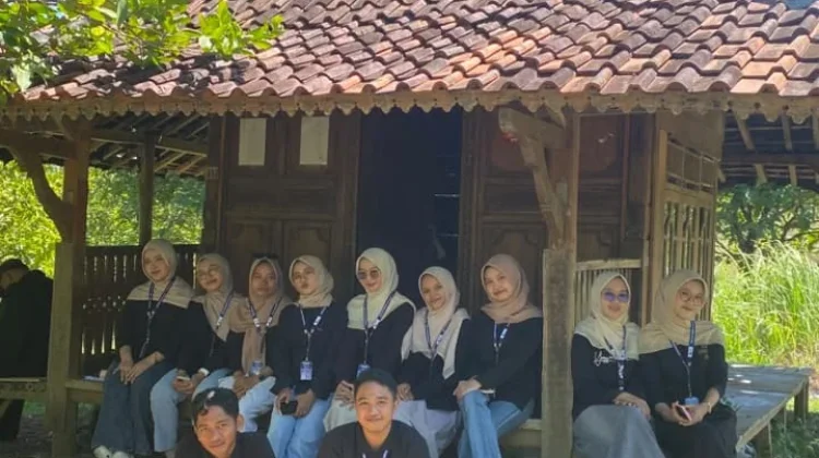 Mahasiswa KKN UNUGHA Promosikan Potensi Wisata Kebun Jambu Demak