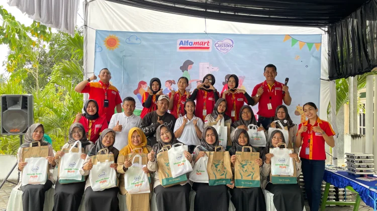 Selama Juli, 2.800 Ibu dan Anak Mengikuti Program Alfamart Sahabat Posyandu