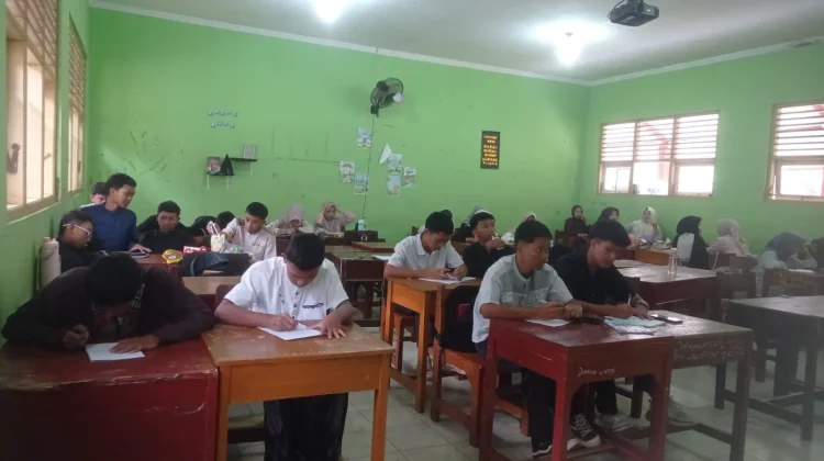 Surat untuk Orang Tua Warnai Jumat Religi SMAN 1 Sigaluh