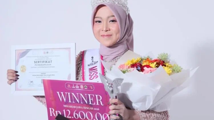 Rahmah Aziza Raih Gelar Miss Hijab Jateng 2026, Persembahkan Mahkota untuk UIN