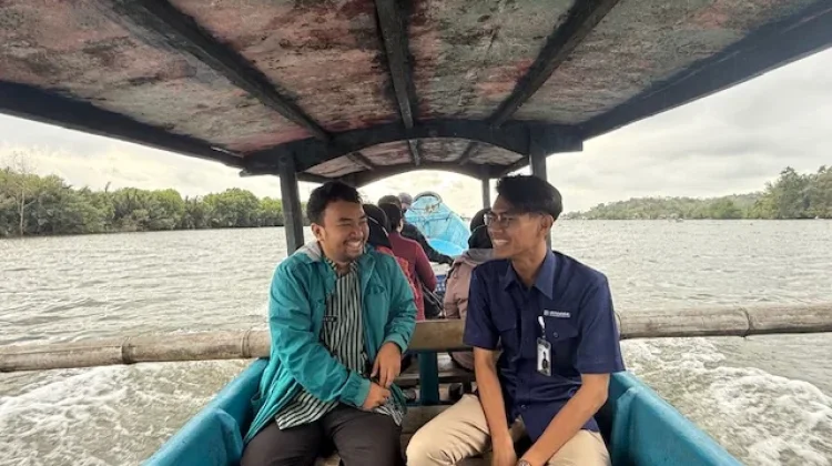 BPJS Kesehatan Dekatkan Layanan JKN ke Kampung Laut