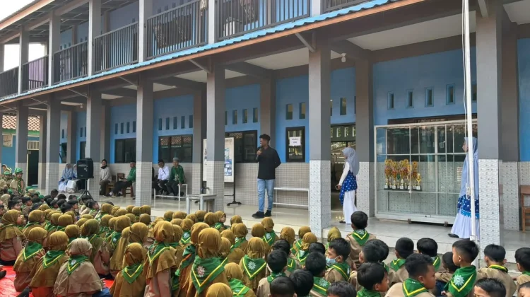 Mahasiswa Internasional Kenalkan Wawasan Global kepada Siswa SD