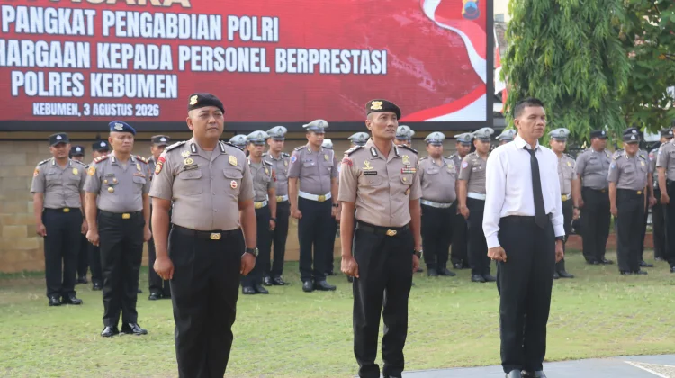 Kapolres Kebumen Naikkan Pangkat Satu Personel, Ganjar Tiga Anggota Berprestasi