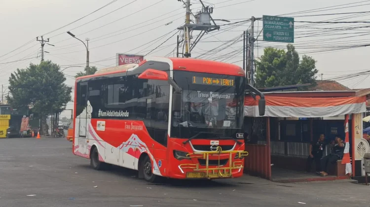 Trans Banyumas Jadi Andalan Lansia dan Pelajar, Warga Harap Layanan Tetap Berjalan