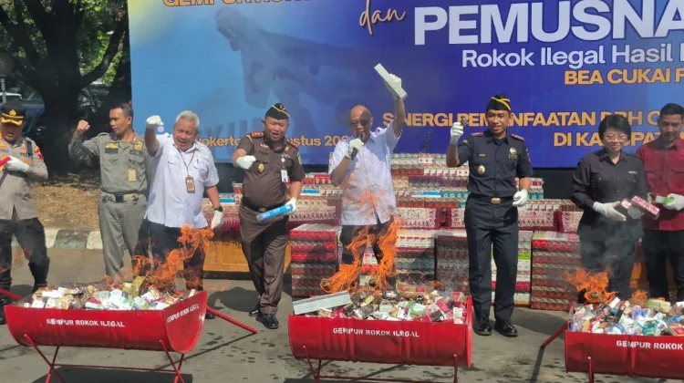 Bupati Banyumas Ajak Warga Gempur Rokok Ilegal, Bea Cukai Perkuat Edukasi