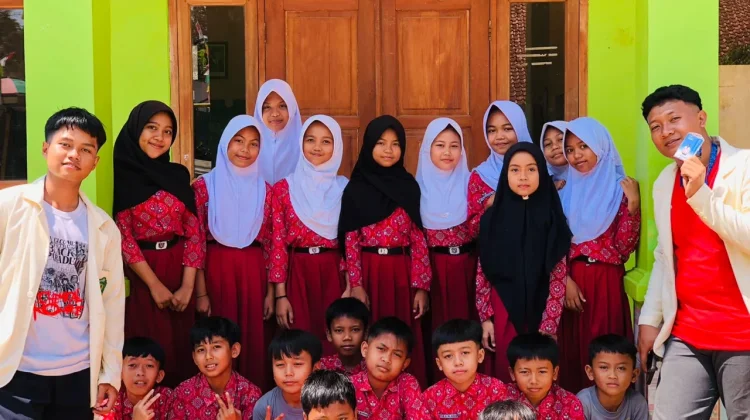 Menyalakan Cahaya Ilmu di Penjuru Negeri: Program KKN UNUGHA Mengajar SDN Bingkeng