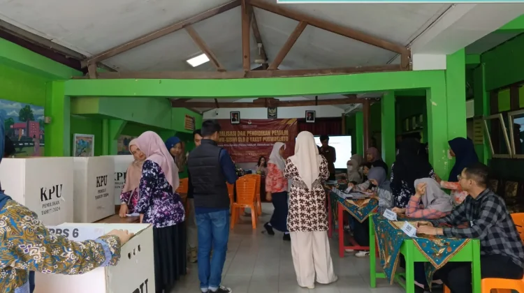 KPU Banyumas Kenalkan Pemilu Inklusif kepada Siswa SLB B Yakut Purwokerto