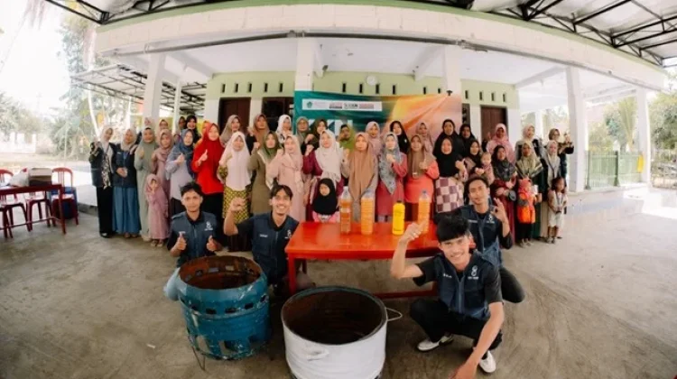 Mahasiswa KKN UNUGHA Ciptakan Tong Sampah Minim Asap dan POC