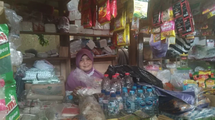 Penjualan Toko Plastik Turun, Kemasan Kuliner Masih Diburu