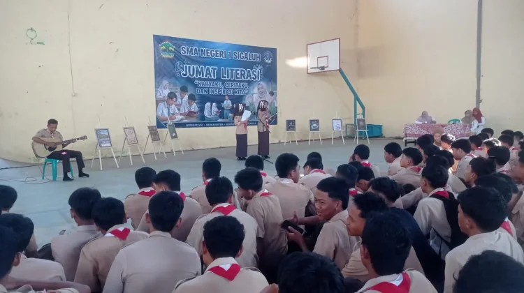 SMAN 1 Sigaluh Gelar Jumat Literasi, Guru dan Murid Berlomba Unjuk Gigi