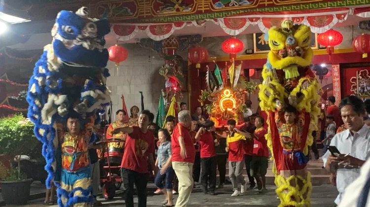 Kemeriahan Kirab Shejit Kongco Kwan Kong di Klenteng Hok Tek Bio Purwokerto