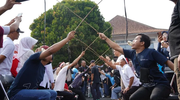 Semarak Lomba 17-an, Ratusan ASN dan Pegawai BUMD Adu Kekompakan