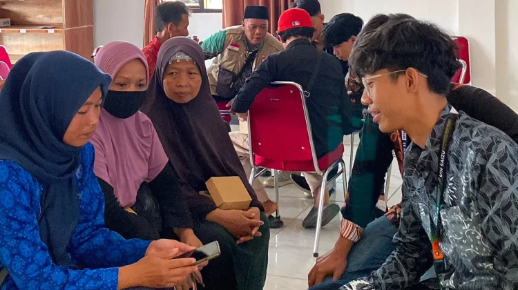 Mahasiswa KKN UIN Saizu Dorong Digitalisasi UMKM di Desa Gebangsari