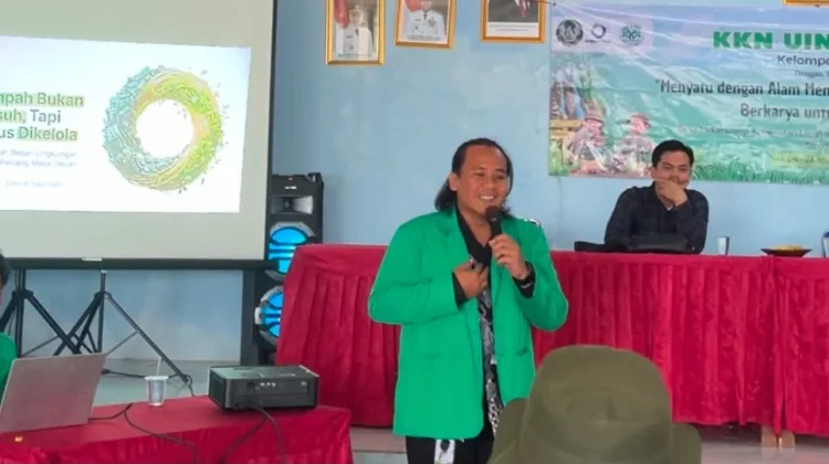 Mahasiswa KKN UIN Saizu 149 Sosialisasikan Pengelolaan dan Bank Sampah