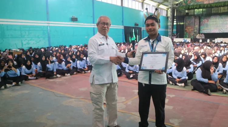 PMI Banjarnegara Ajak Siswa SMKN 1 Bawang Jadi Pahlawan Kemanusiaan