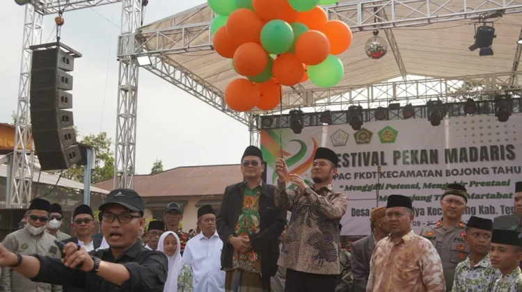 Bupati Tegal Tekankan Peran Madrasah Diniyah dalam Pembentukan Karakter