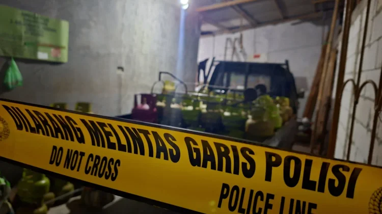 Diduga Oplos Gas 3 Kg ke Tabung 12 Kg Pangkalan LPG di Kesugihan Diamankan Polisi