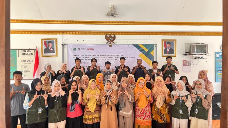 Mahasiswa KKN UNUGHA Gelar Sosialisasi Sertifikasi Halal di Desa Cingebul