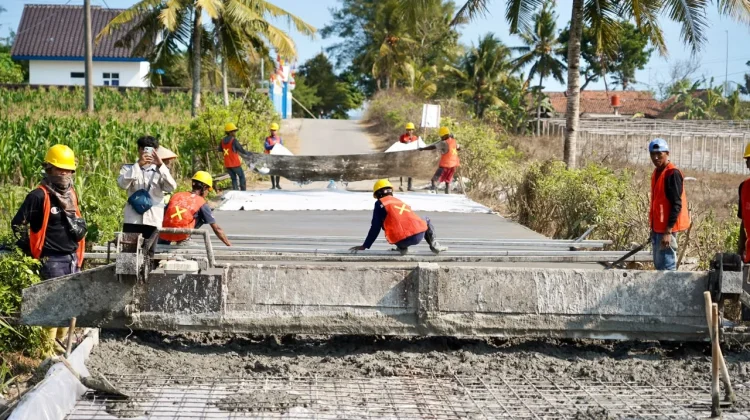 Progres Perbaikan Jalan Wadasmalang-Slepi Capai 64,98 Persen