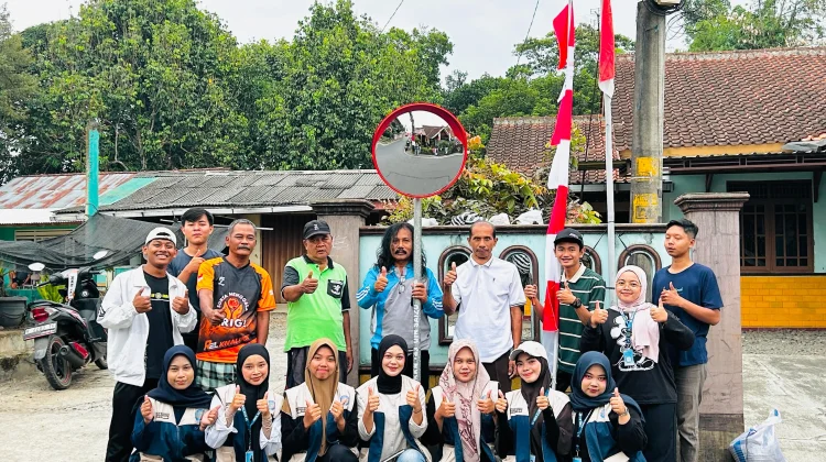 Mahasiswa KKN UIN SAIZU Pasang Cermin Aman Kawasan Rawan (Cakra)