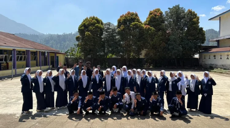 Santri MBS Wanayasa Belajar Bahasa Asing Bareng Mahasiswa Internasional UMP