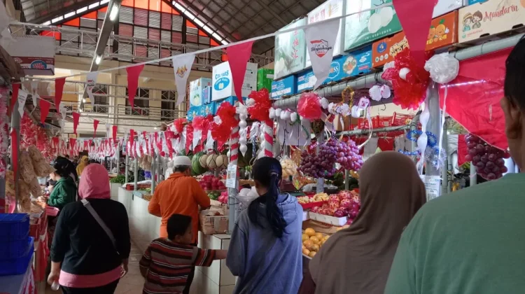 Ornamen Kemerdekaan Warnai Pasar Manis Purwokerto