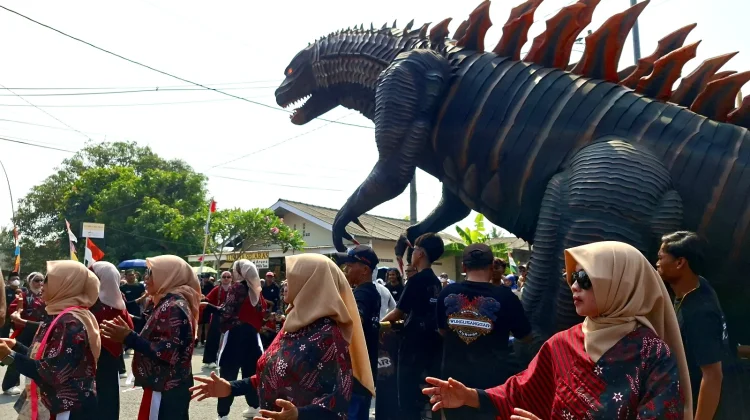Ada Godzilla hingga Gollum Ramaikan Karnaval dan Pawai Ogoh-ogoh Desa Kuripan