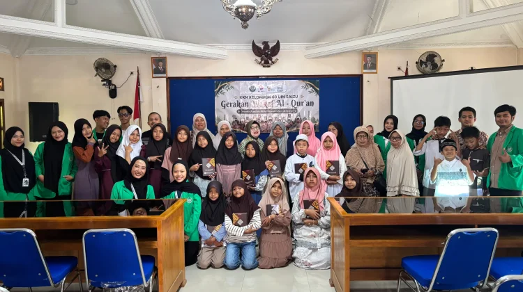 Dukung Pembelajaran Santri, KKN 60 UIN SAIZU Wakaf Al-Qur’an untuk 9 TPQ