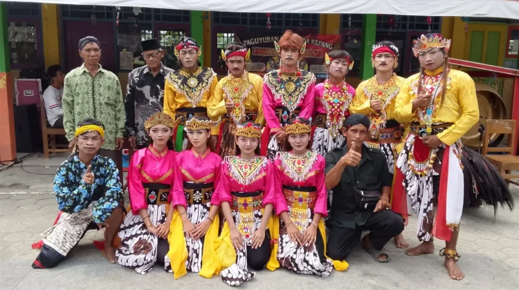 Desa Kalibeji Gelar Kesenian Budaya Ebleg Linkart Wahyu Budaya