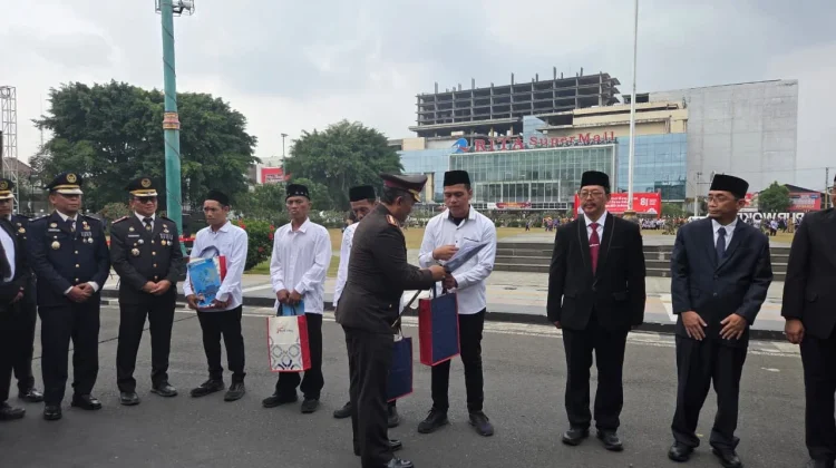 Rutan Kelas IIB Banyumas Serahkan Remisi kepada 101 Warga Binaan