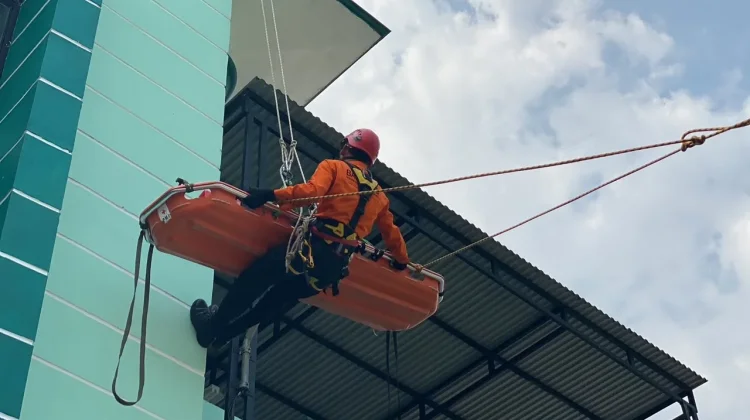 Tim Sar Gabungan Evakuasi Mahasiswa UIN Saizu