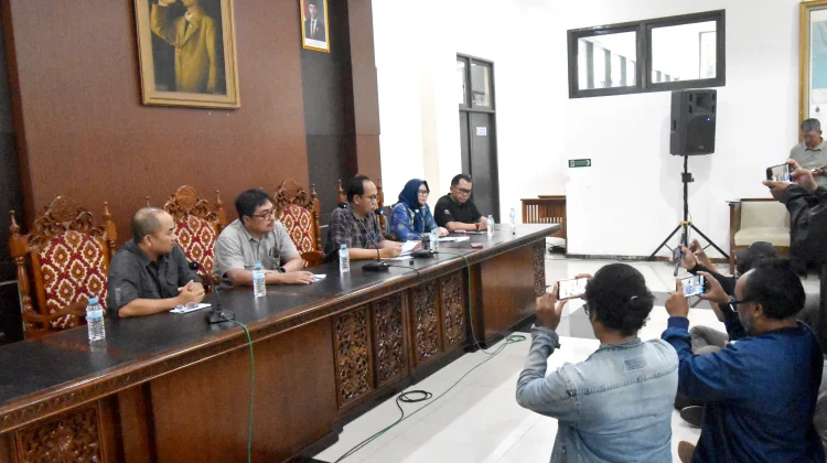 Tiga Petinggi Unsoed Jadi Tersangka KPK, Rektorat Buka Suara