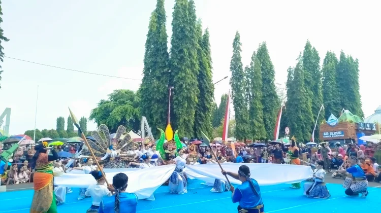 Pesan Bijak Gunakan Air dan Jaga Alam Warnai Purbalingga Carnival HUT RI