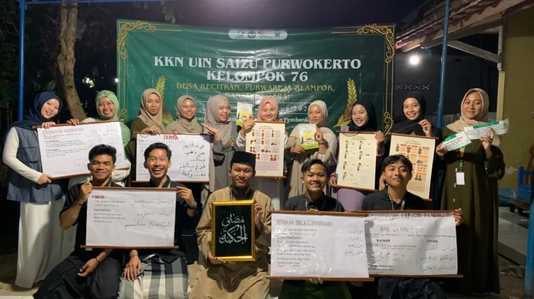 Belajar Mengaji Makin Menarik, KKN UIN Saizu Hadirkan Poster Tajwid