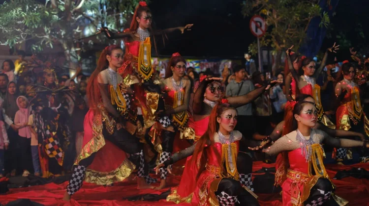 Karnaval Budaya dan UMKM Meriahkan Kebumen Fest 2026
