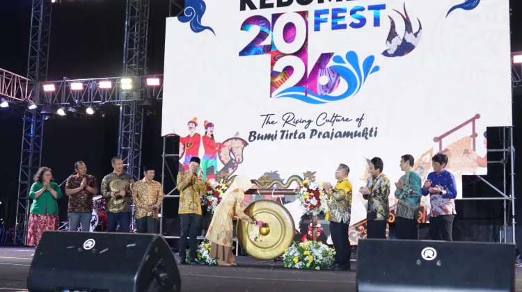 Ribuan Penonton Nyanyi Bareng Anji di Kebumen Fest 2026