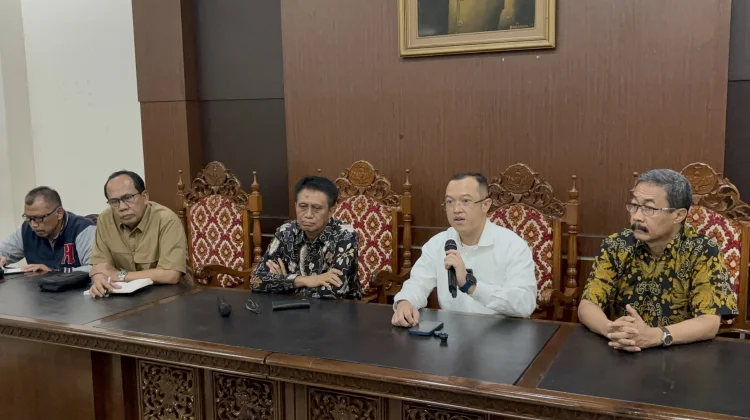 Kemdiktisaintek Tetapkan Prof Ali Rokhman sebagai Plt Rektor Unsoed