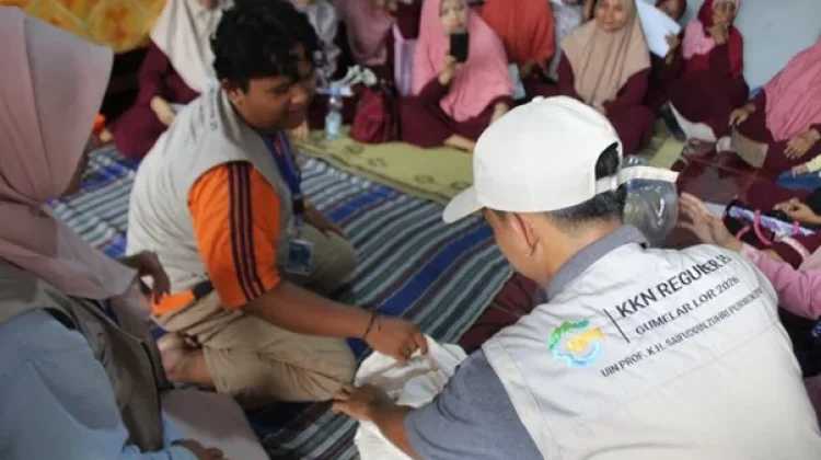 KKN UIN Saizu Purwokerto Ajak Ibu PKK Olah Limbah Dapur Jadi Kompos