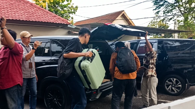 KPK Angkut 60 Bukti Baru dari Gedung Rektorat Unsoed