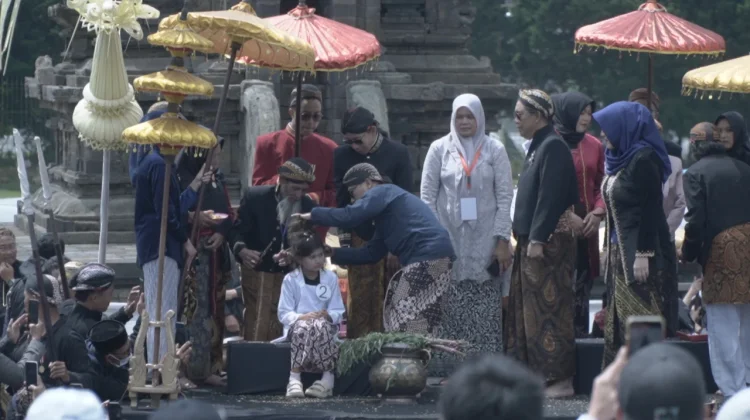 Cukur Rambut Anak Gimbal Jadi Tradisi Utama DCF 2026