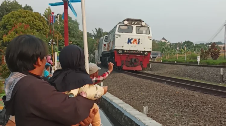 Taman Rasam Purwokerto: Spot Gratis untuk Bermain dan Melihat Kereta Api