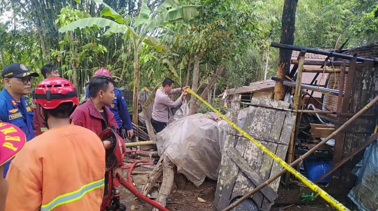 Kebakaran Rumah di Desa Blater, Polisi Lakukan Pemeriksaan