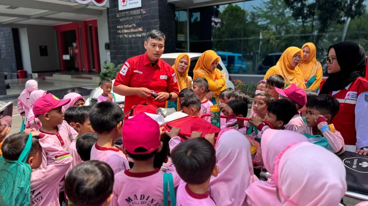 Kunjungan Belajar TK Madinah Slawi Kenalkan Kesiapsiagaan Bencana